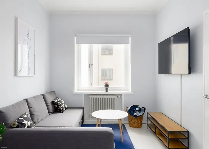 Stylish And Renovated Apartment In Punavuori